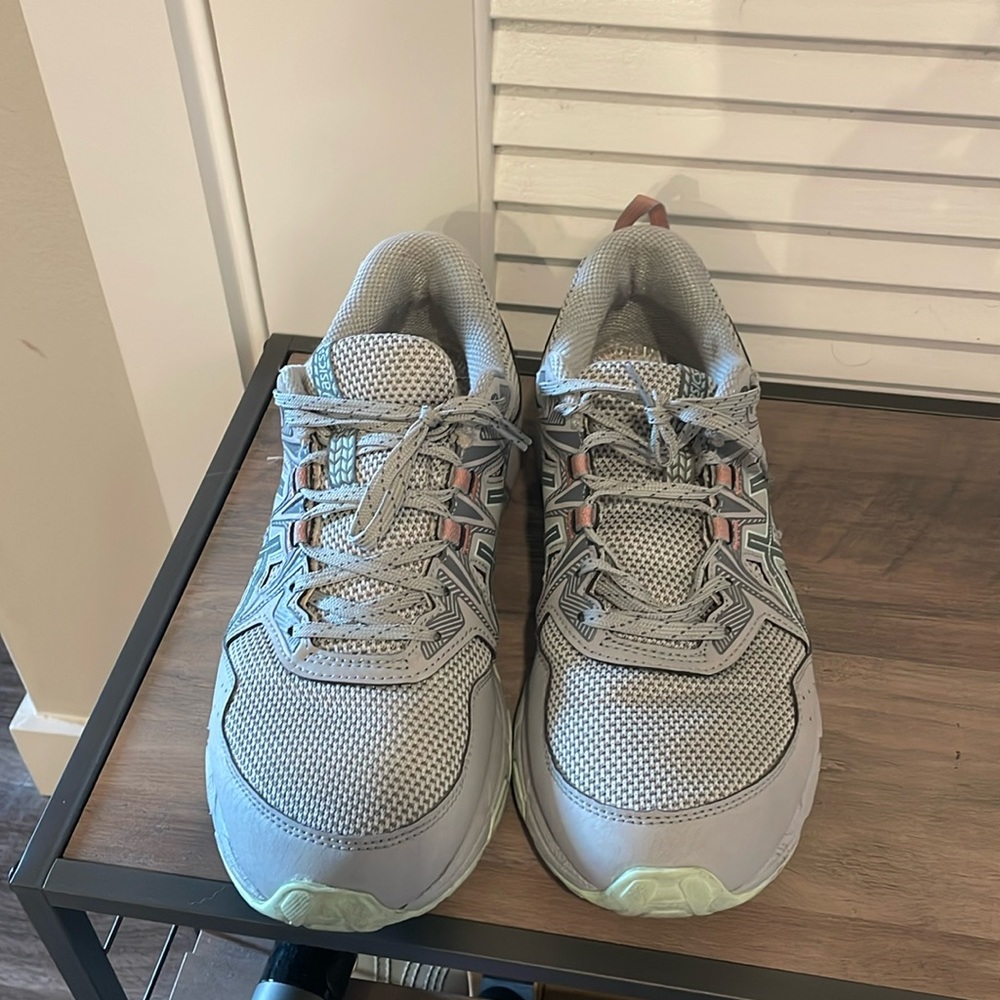 Women’s ASICS GEL VENTURE 8 TRAIL RUNNING SHOES SIZE 10